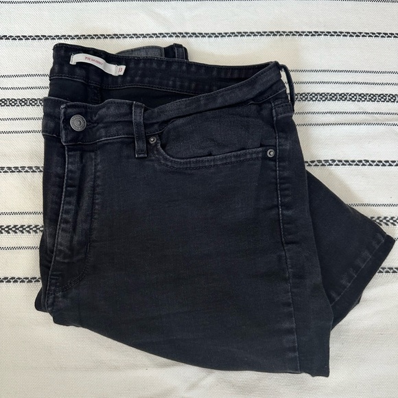 Levi's 711 High Rise Skinny Jean - Size 33 - Black - Picture 4 of 6